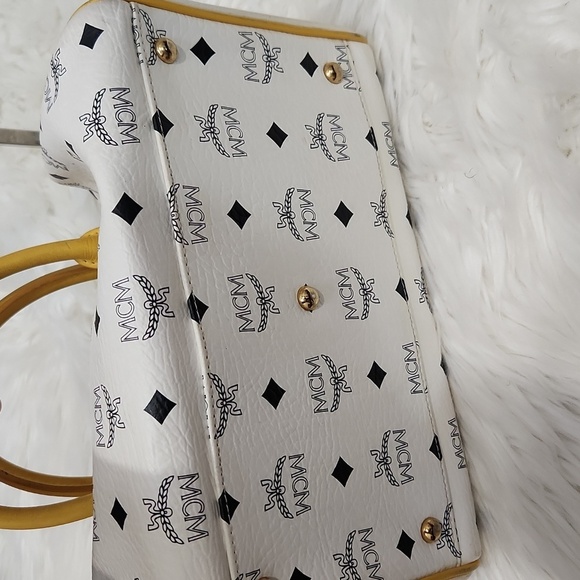 💛🔹️MCM🔹️ White and Yellow Women's Boston Bag - Picture 10 of 15